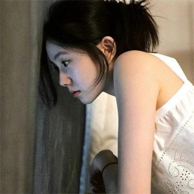 背鸭子的男孩